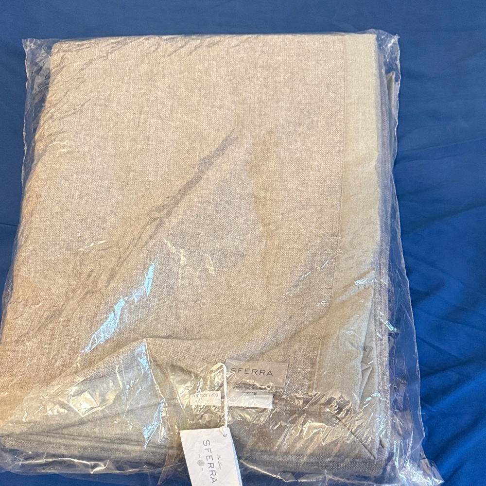 SFERRA Merino Wool Blanket in Gray